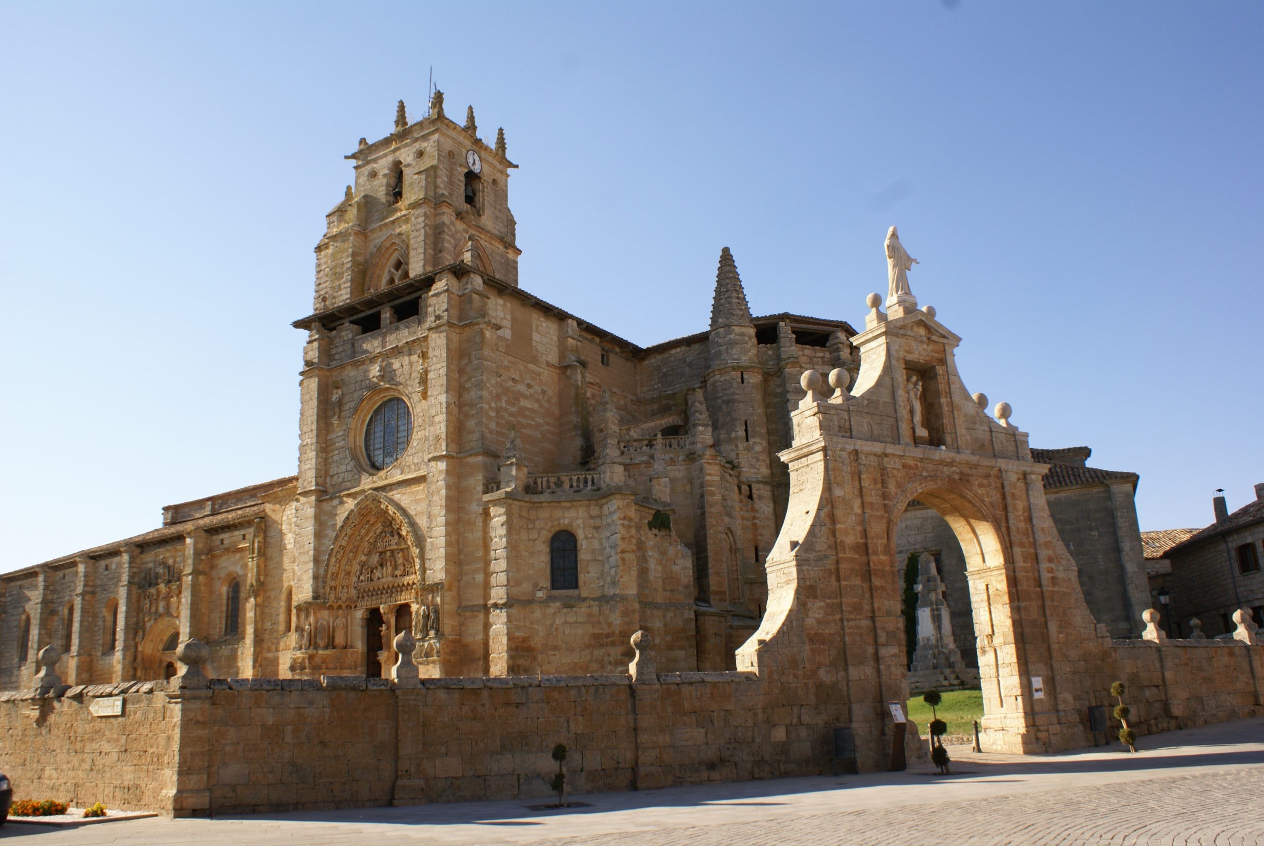 Iglesia de Santa María la Real, Sasamón, pueblo de Burgos.