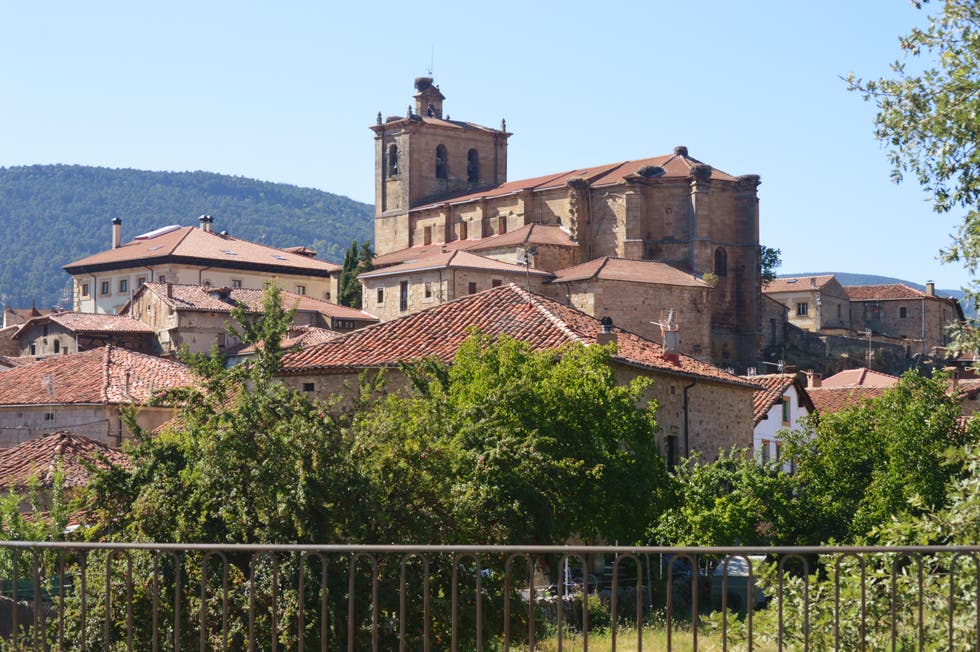 Vistas de Vinuesa desde las afueras, provincia de Soria.
