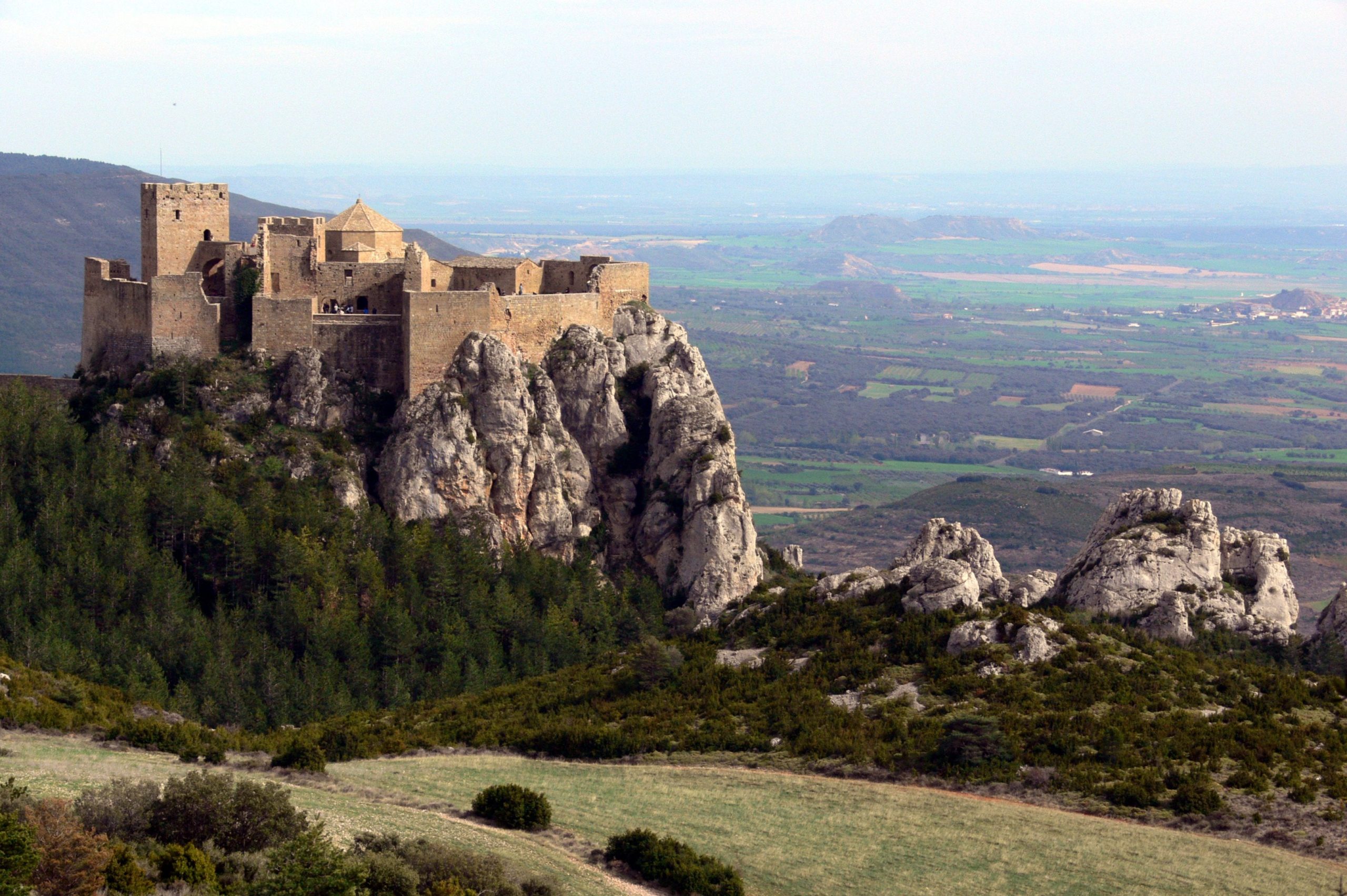 Castillo de Loarre, uno de los lugares que visitar en Huesca con niños.
